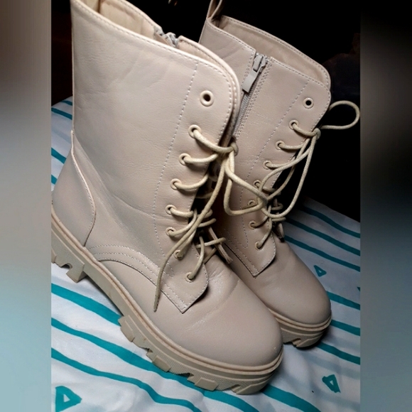 Tan combat boot - Picture 1 of 5